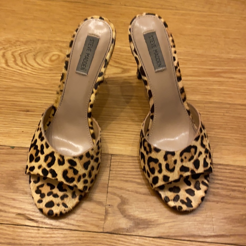 STEVE MADDEN leopard print mules